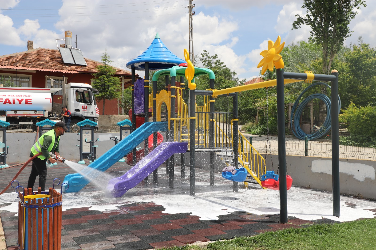 temizligin-en-guzel-haliyle-sahadayiz-daha-saglikli-daha-yasanabilir-bir-yahsihan-icin-durmadan-calisiyoruz