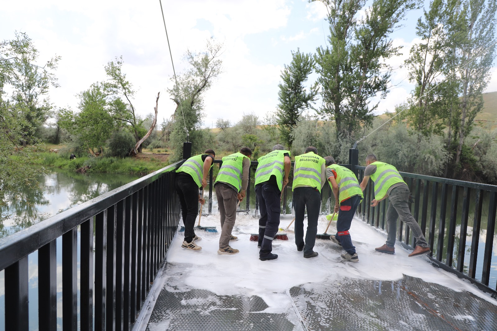 temizligin-en-guzel-haliyle-sahadayiz-daha-saglikli-daha-yasanabilir-bir-yahsihan-icin-durmadan-calisiyoruz