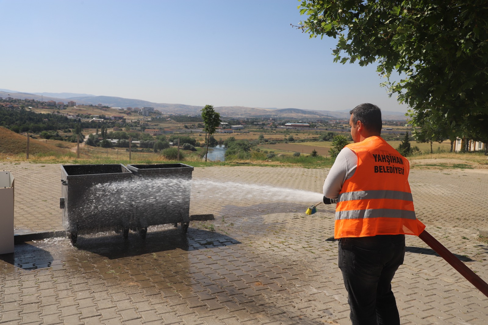 cop-konteynerleri-hijyenik-hale-hale-getirildi