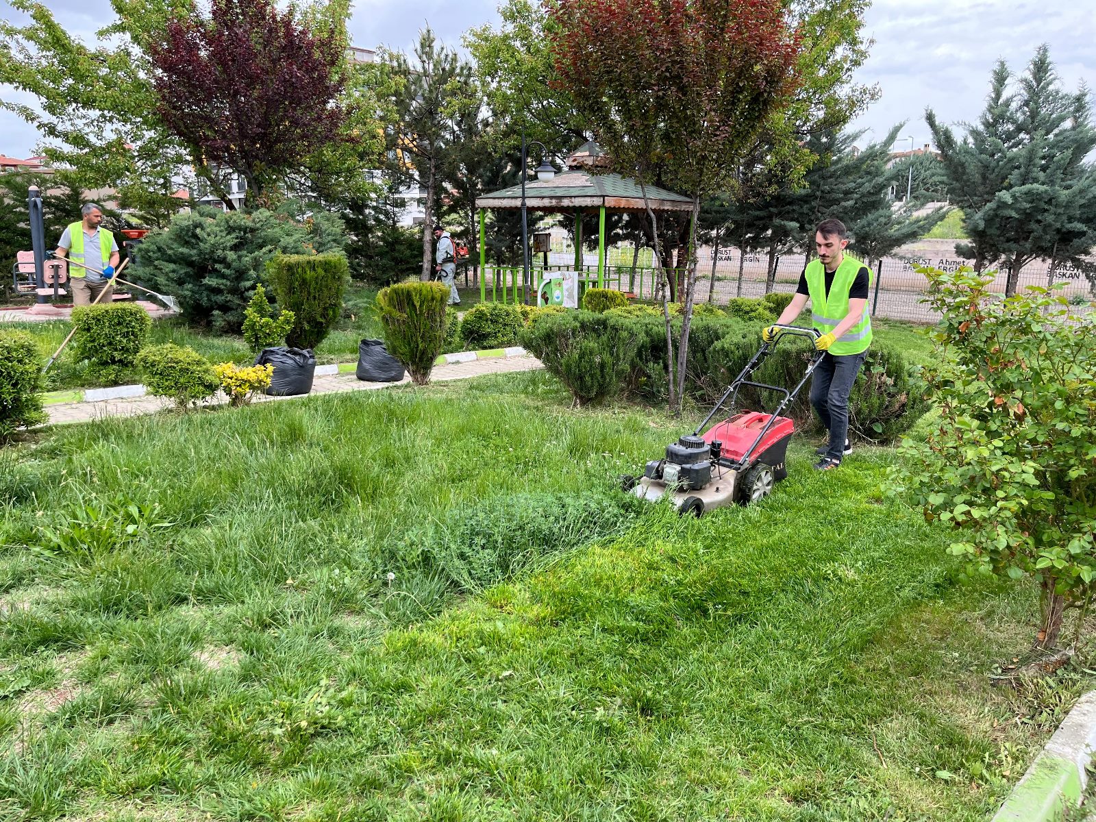 yemyes-l-b-r-yahs-han-c-n-calisiyoruz