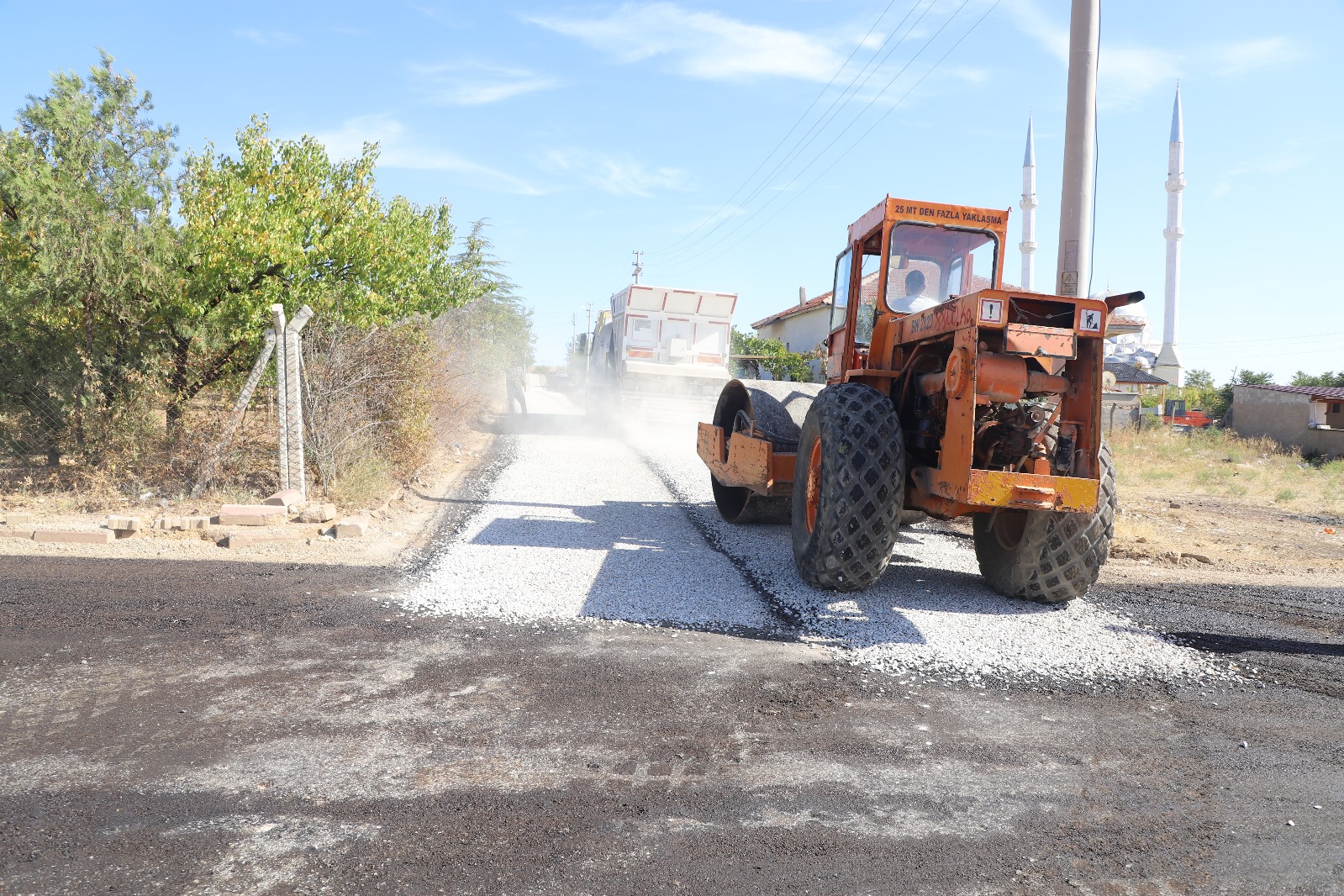 yol-yapim-calismalarimiz-devam-ediyor