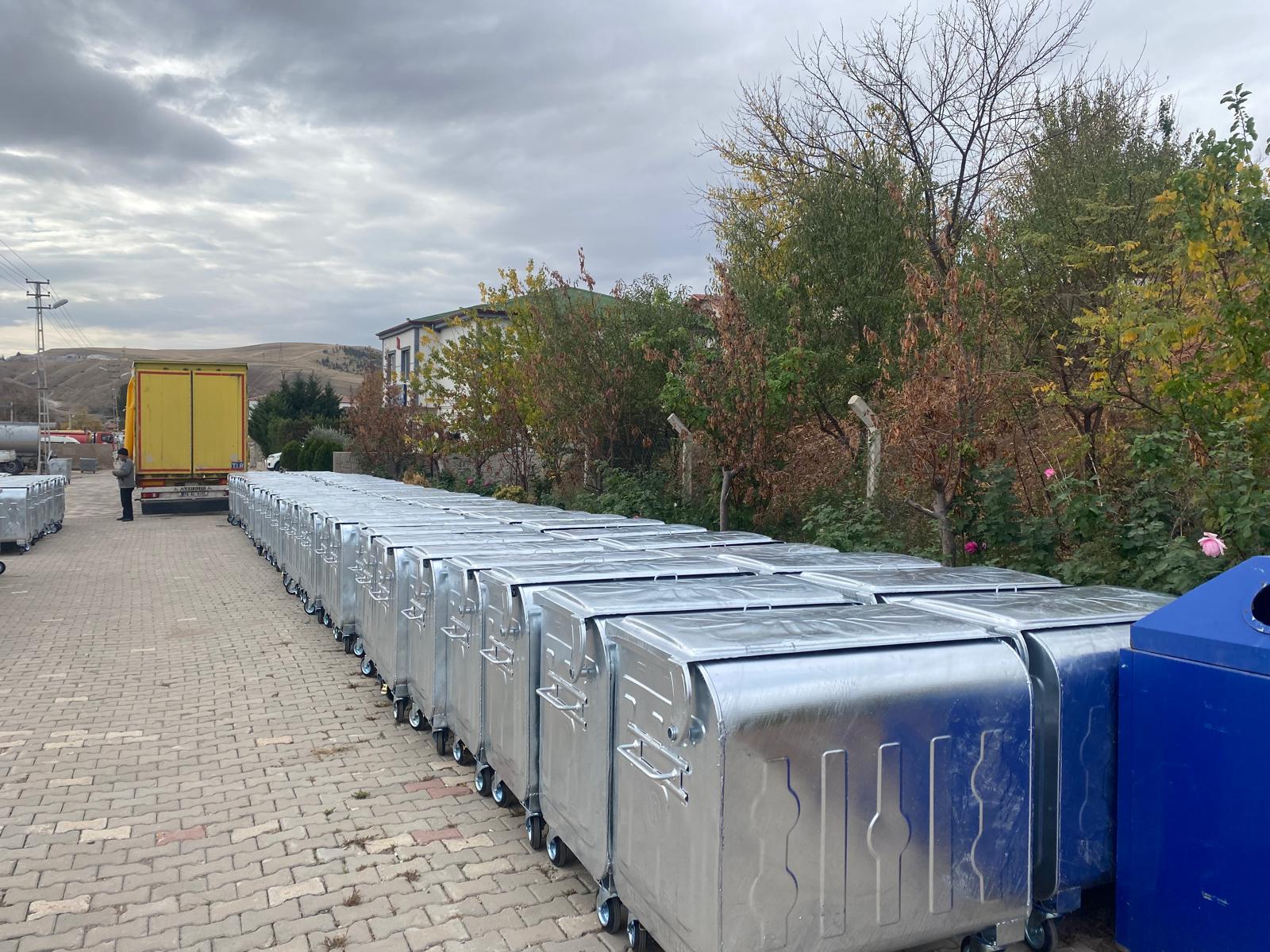 yenilenen-cop-konteynerlerimiz-yerlerini-almaya-devam-ediyor-1