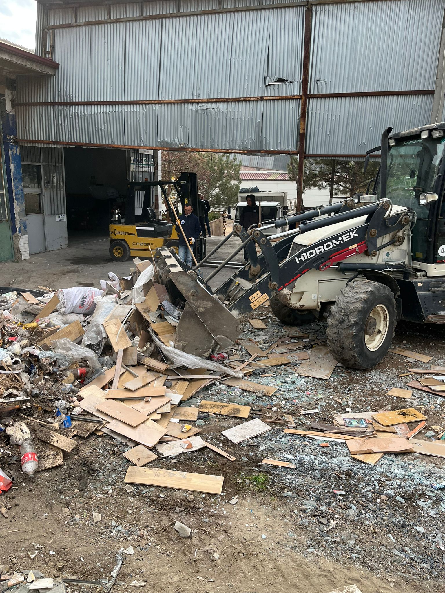 ilcemiz-genelinde-temizlik-calismalarimiz-suruyor-1