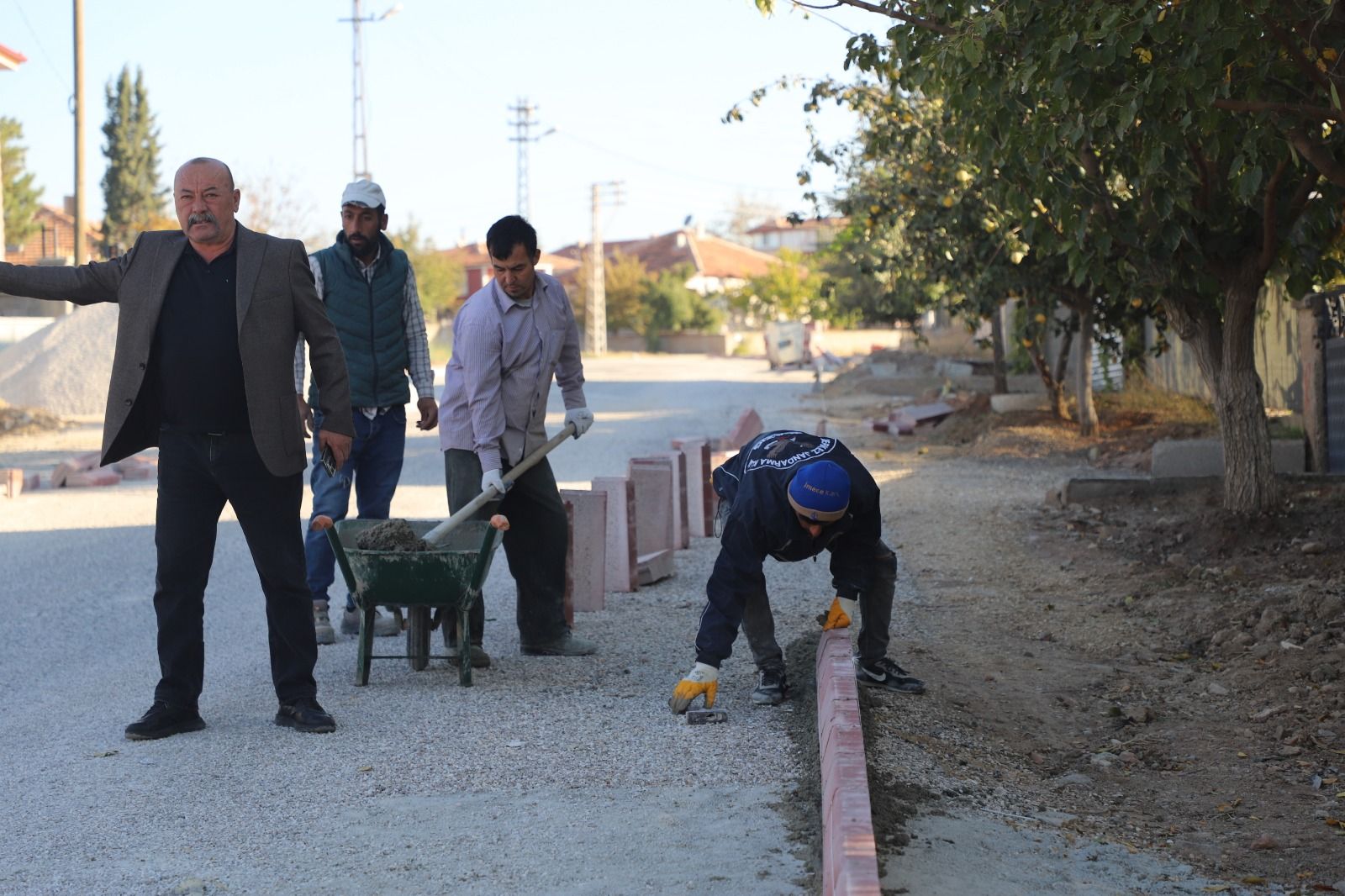 KALDIRIM ÇALIŞMALARIMIZ DEVAM EDİYOR