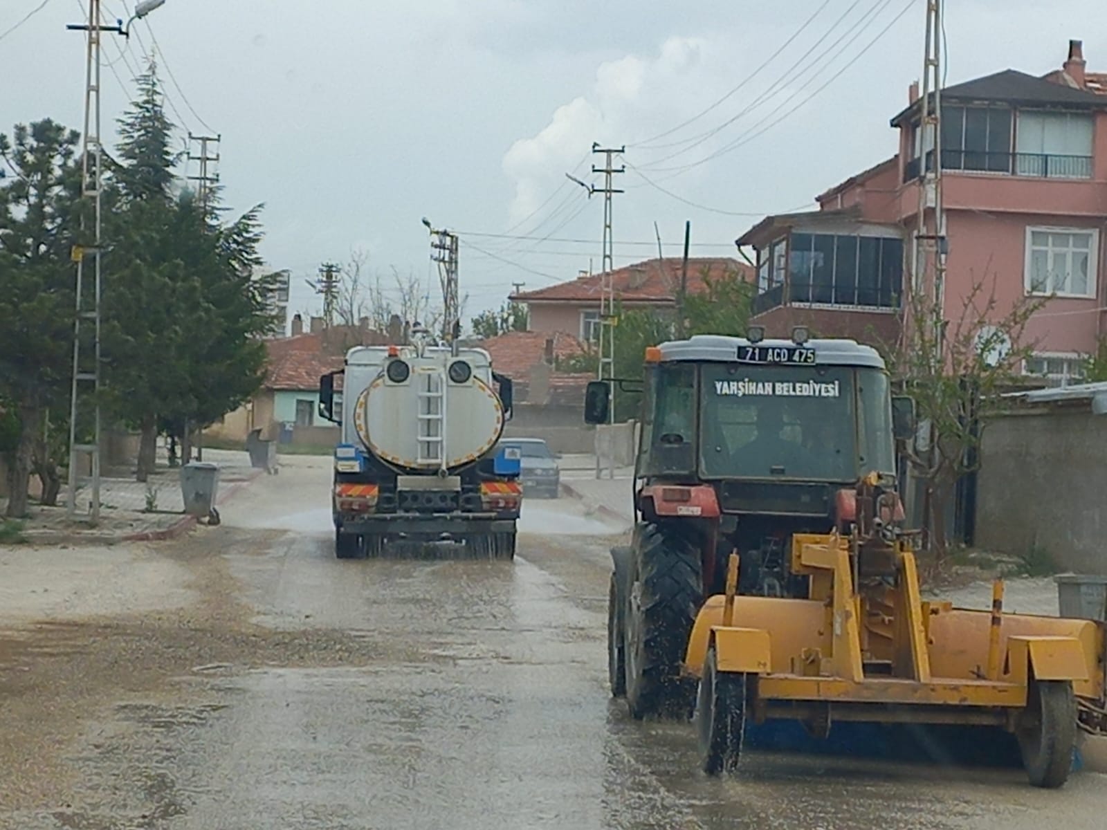 İLÇEMİZ GENELİNDE TEMİZLİK ÇALIŞMALARIMIZ SÜRÜYOR